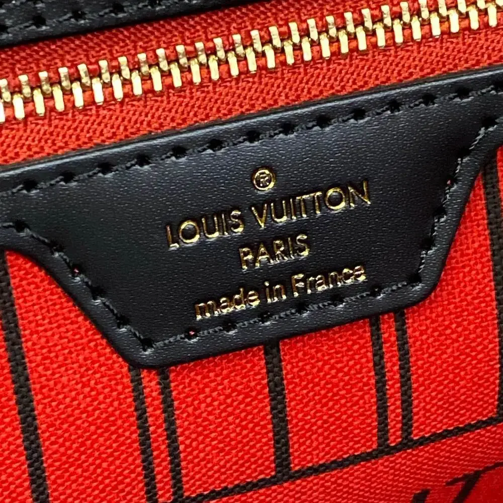 Louis Vuitton Neverfull MM Tote Bag M42844